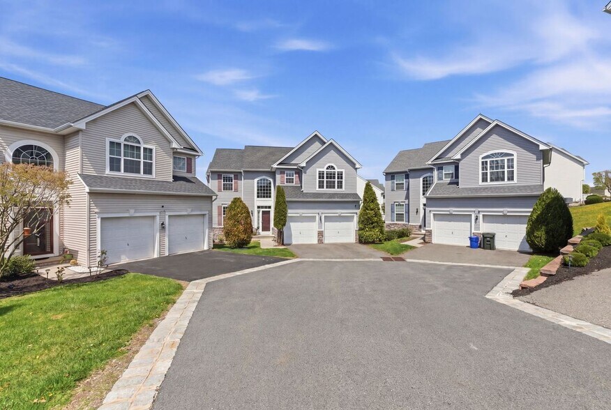 Building Photo - 263 Winding Hill Dr