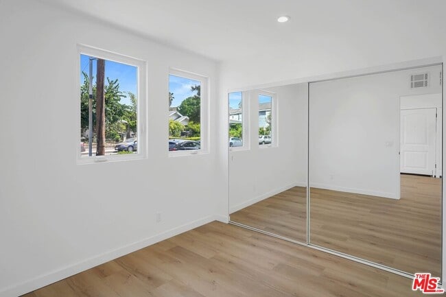 Building Photo - 508 E Palmer Ave