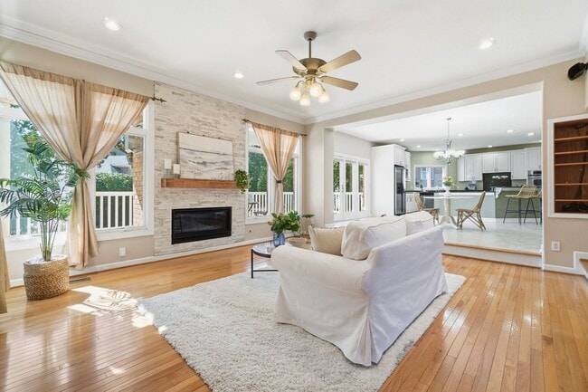 Building Photo - Ready NOW in The Reserve at Great Neck, Top-Rated Schools, Pet Friendly