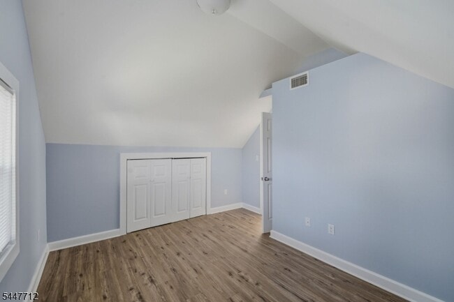 Building Photo - 161 Broughton Ave