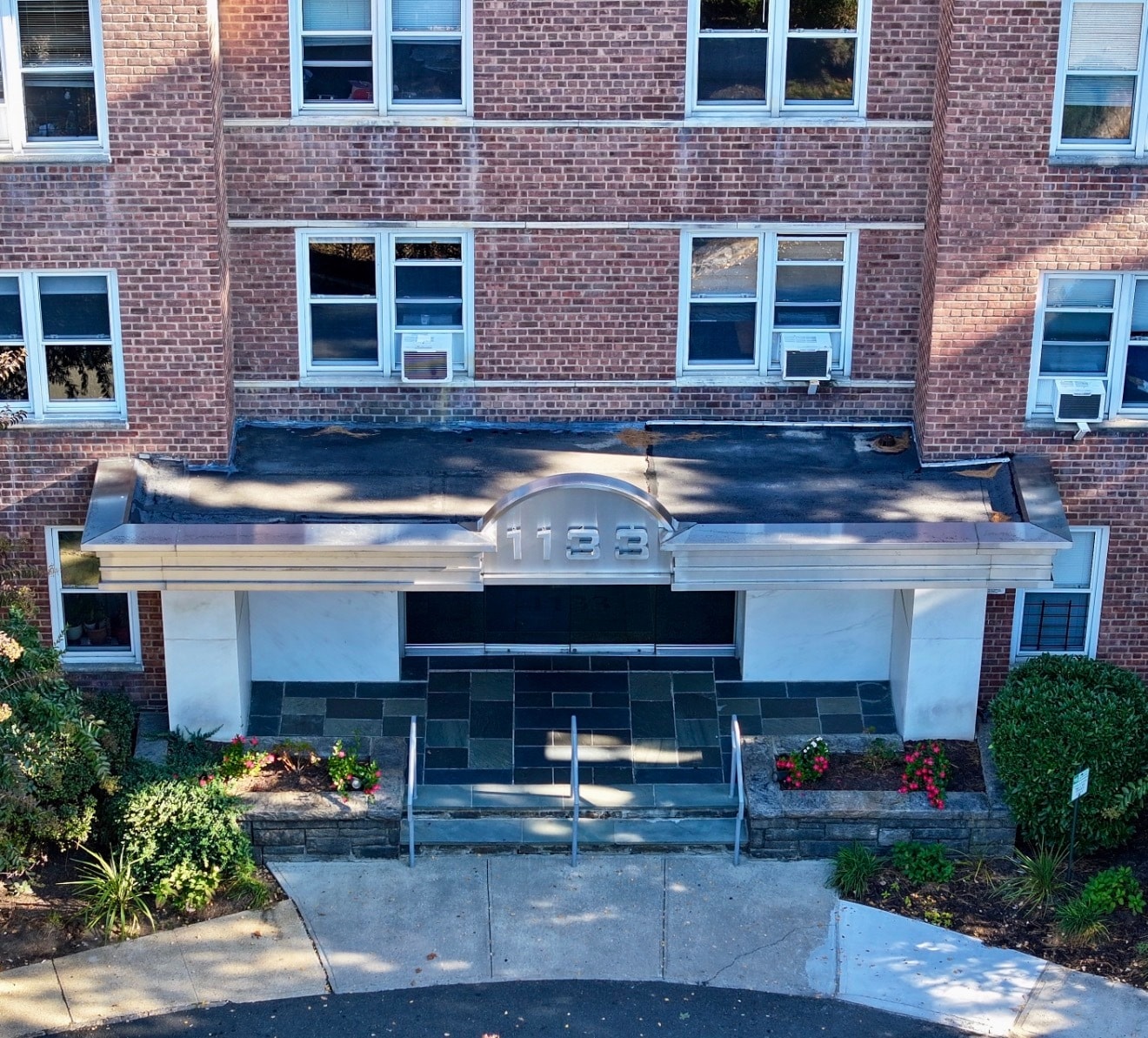 Building Photo - 1133 Midland Ave