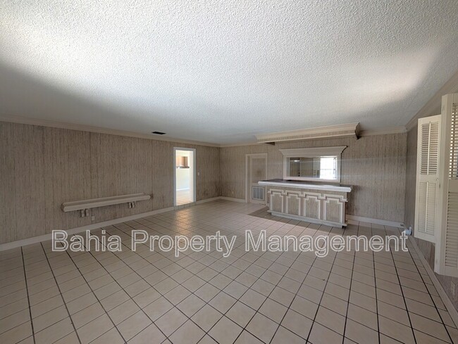 Building Photo - 808 N Mac Dill Ave