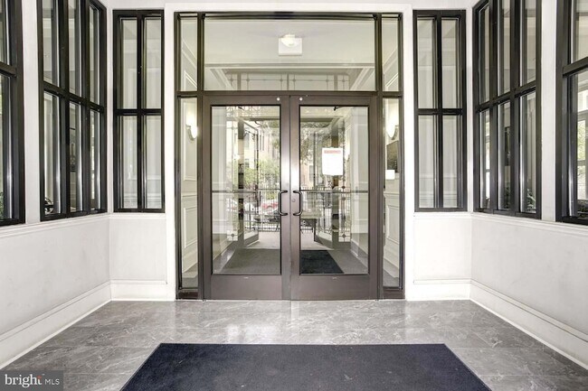 Building Photo - 1308 Clifton St NW