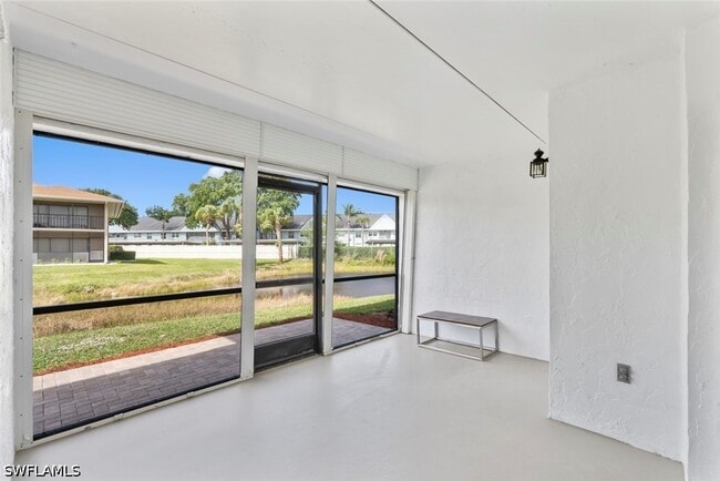 Building Photo - 151 Cypress Way E