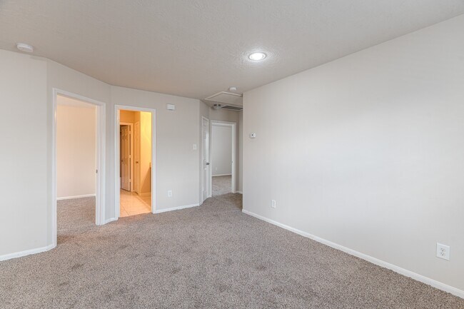 Building Photo - 21611 Falvel Misty Dr