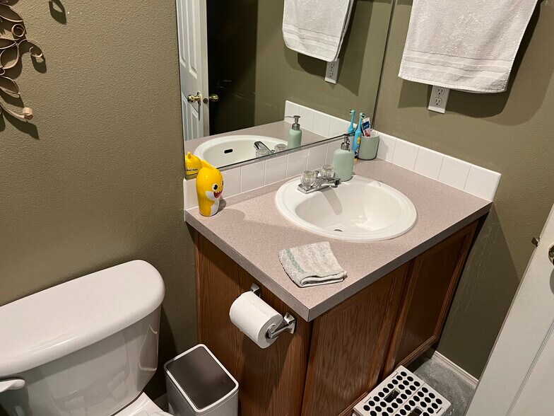 Building Photo - 2346 NE Ashton Way