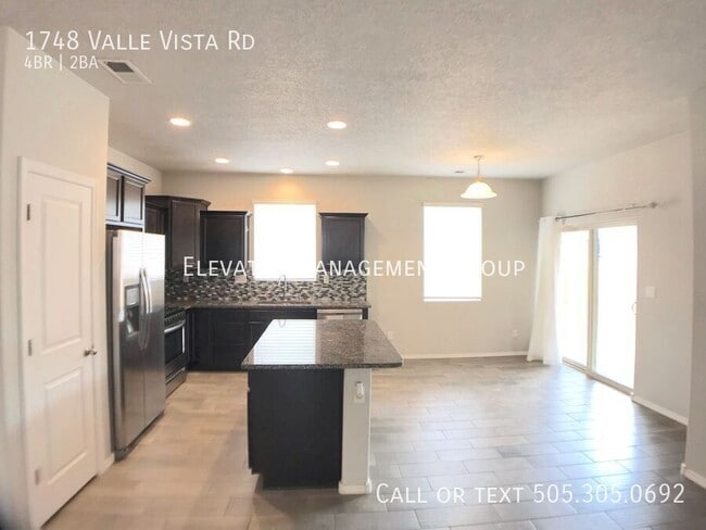 Building Photo - 1748 Valle Vista Rd NW