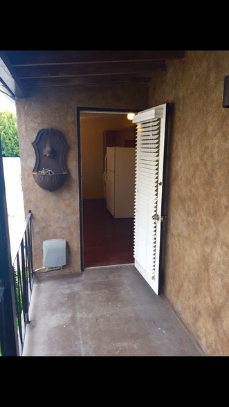 Private Patio - 2502 5th St