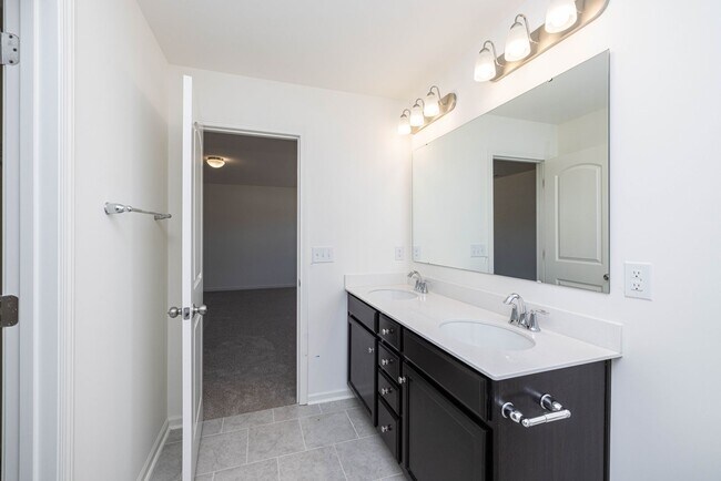 Building Photo - BEAUTIFUL 4 Bedroom Home Piedmont School D...