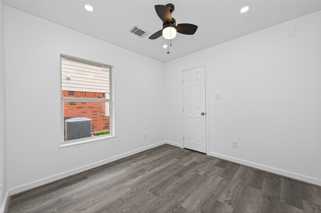 Building Photo - 7714 Stallion Trail Dr