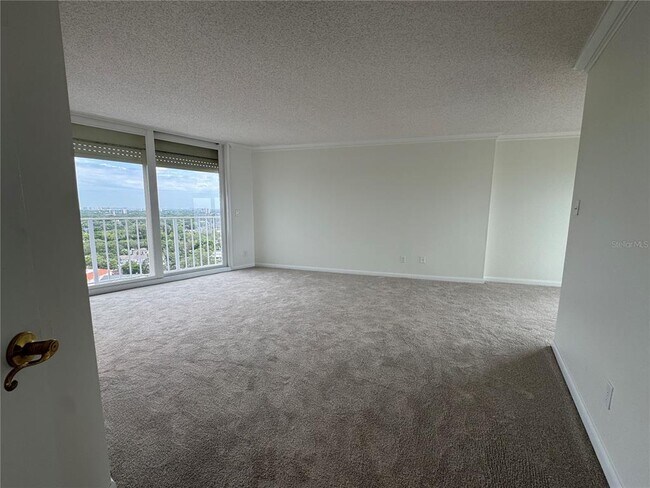 Building Photo - 2611 Bayshore Blvd