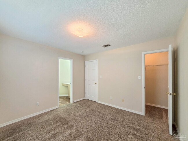 Building Photo - 1057 Freeboard Blvd