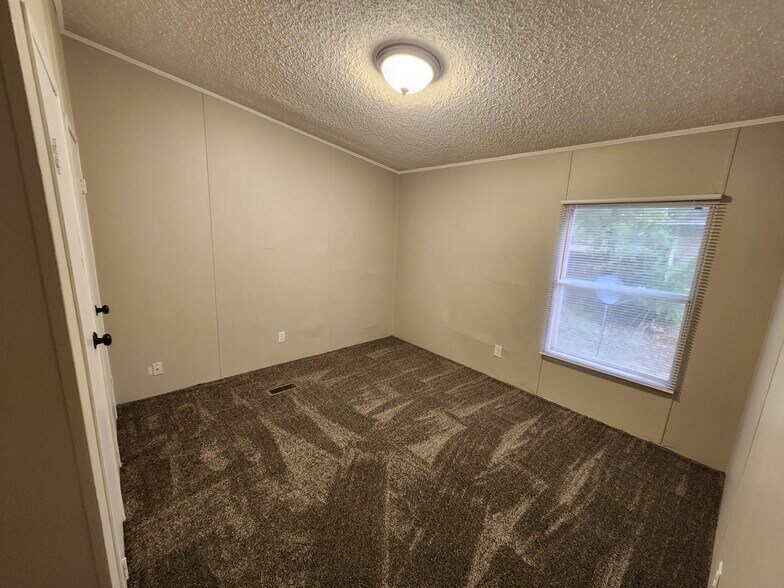 Bedroom 3 - 319 Rahm St