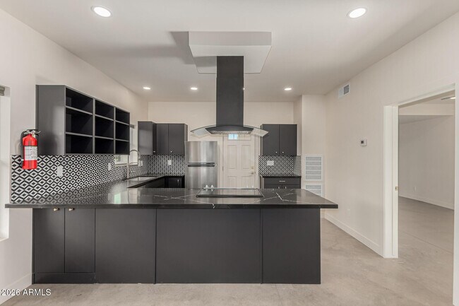 Building Photo - 125 N 11th Ave