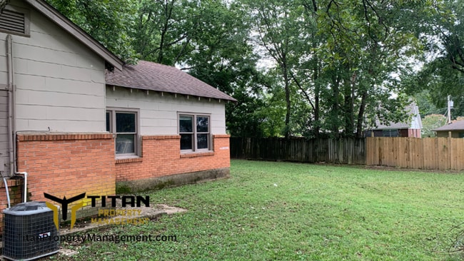 Building Photo - Large 2bed/2bath home