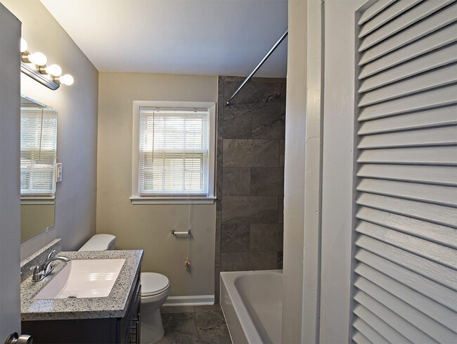 Building Photo - 4779 Hummingbird Ln