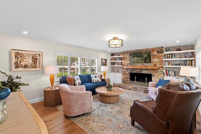 Building Photo - 4705 W San Rafael St