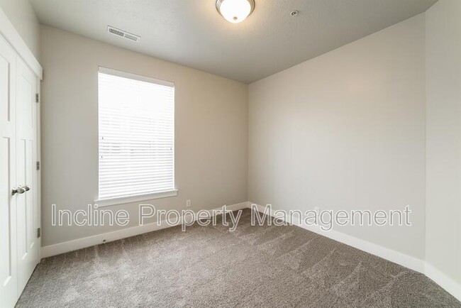 Building Photo - 619 N Emery Ln