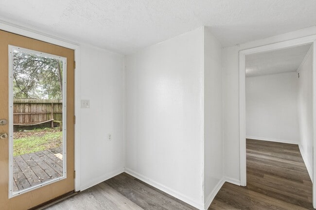 Building Photo - 2326 28th Ave N