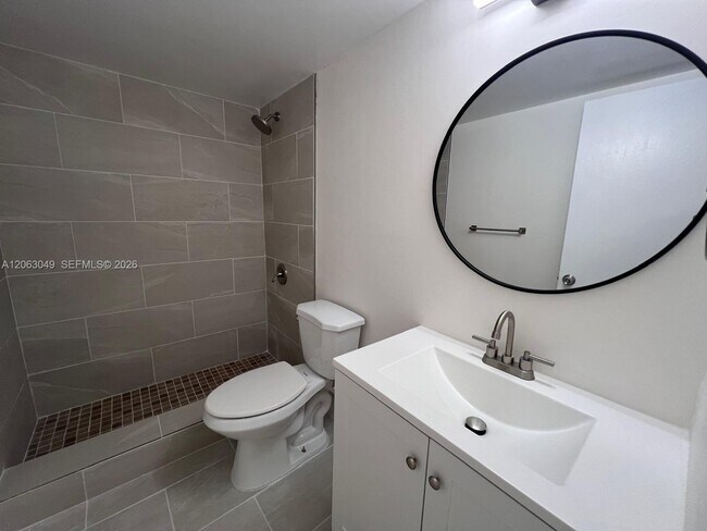 Building Photo - 2685 W 66th St