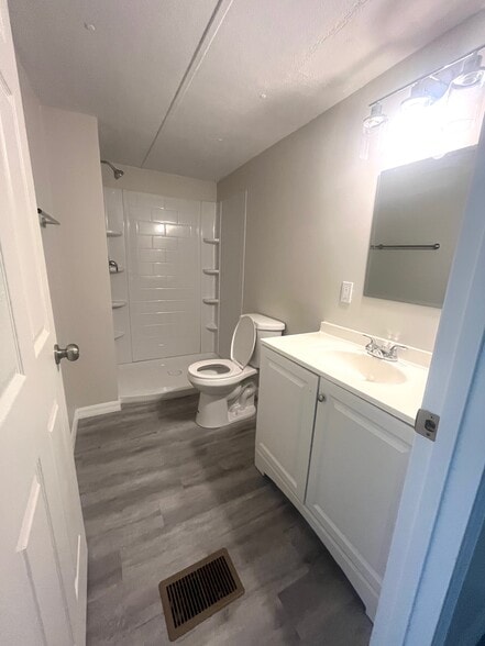 Building Photo - 2388 Case Ln