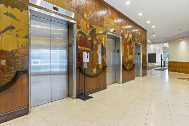 Building Photo - 3725 S Ocean Dr