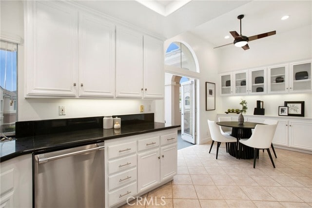 Building Photo - 24 Costa Brava