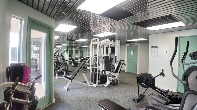 Building Photo - 655 Columbia St