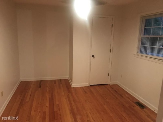 Building Photo - 2 br, 1 bath Apartment - 1433 Trinity Rd