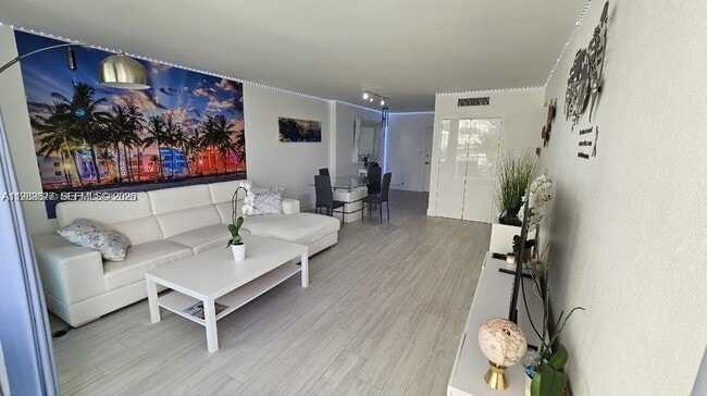 Building Photo - 1000 West Ave