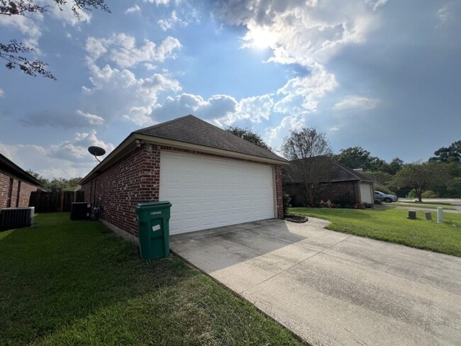 Building Photo - 2568 Middletowne Dr