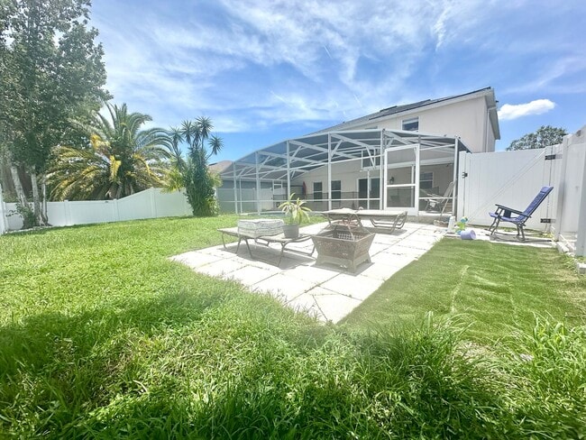Building Photo - Resort-Style living in the heart of East O...