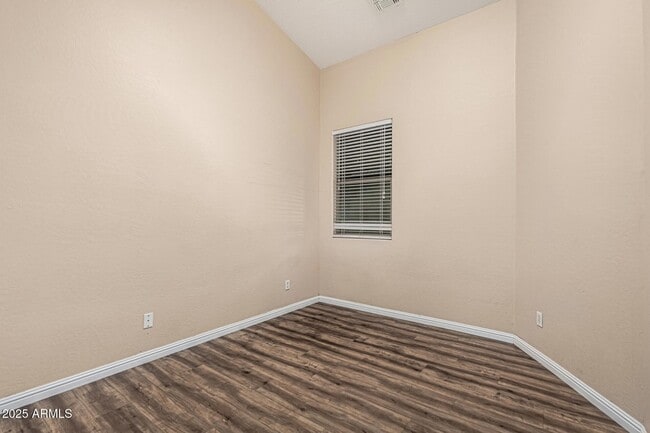 Building Photo - 6918 S 37th Dr