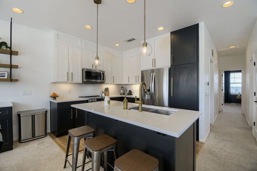 Building Photo - 13072 Grant Cir E