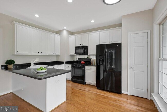 Building Photo - 5270 Kestrel Crossing Dr