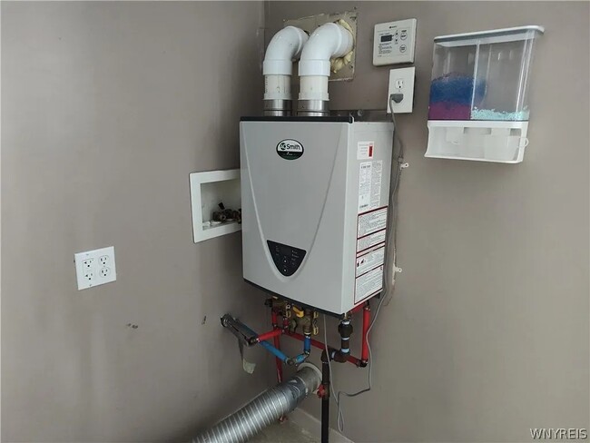 Building Photo - 3669 5th St