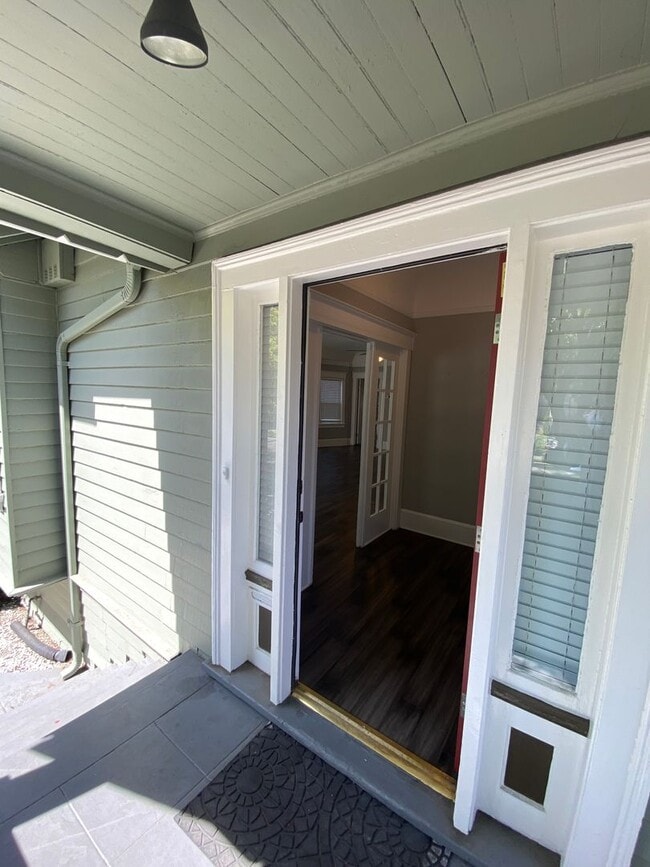 Building Photo - Gorgeous 2BR/1BA Home in Temescal, Great N Oakland Location