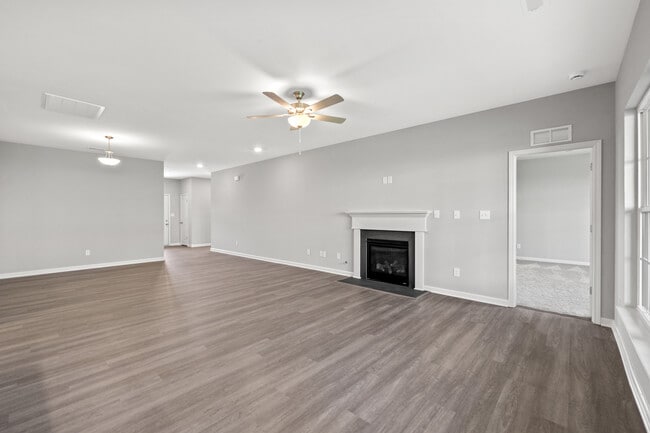 Building Photo - 500 Bellerive Blvd