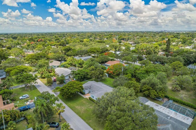 Building Photo - 17460 SW 85th Ave