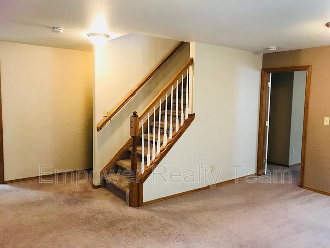 Building Photo - 8097 Parsonage Ln