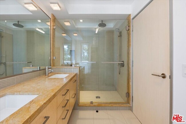 Building Photo - 2301 10th St