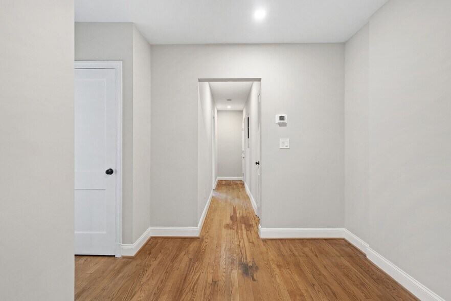 Building Photo - 1614 21st Pl SE