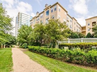 Green Space - 10 Perimeter Summit Blvd