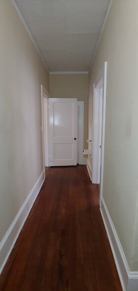 Building Photo - 625 Highland Ave