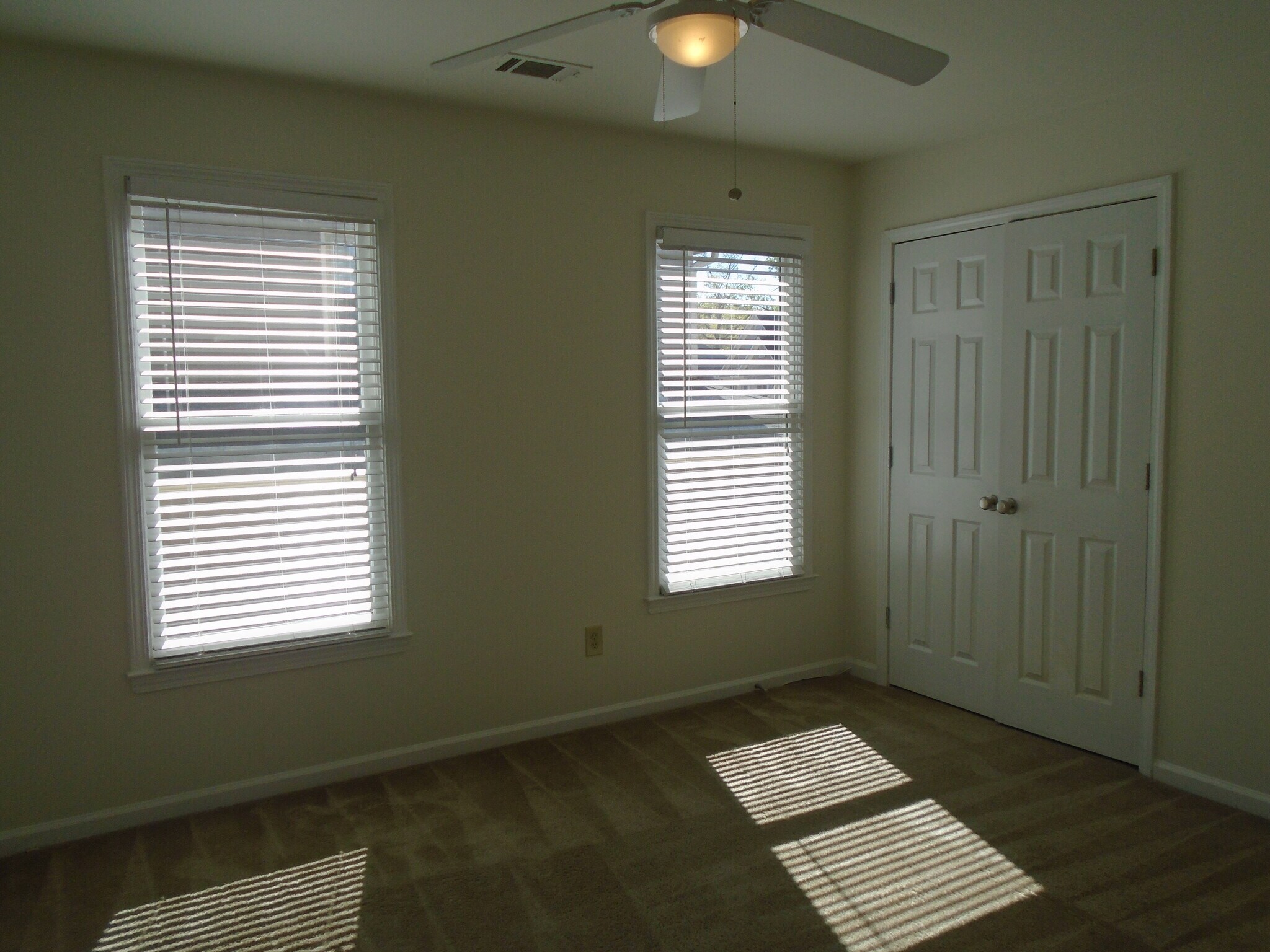 Building Photo - 3980 Brockett Walk