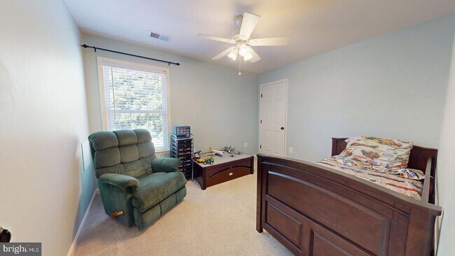 Building Photo - 14 Palace Ln