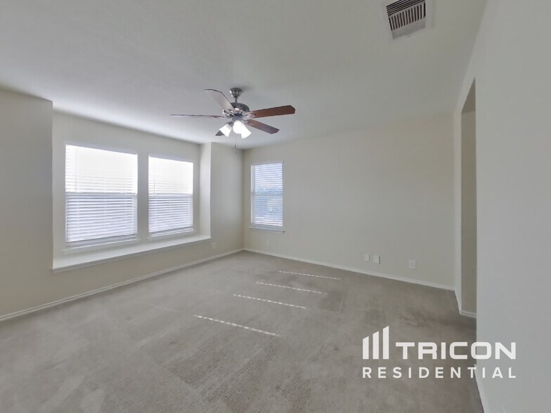 Building Photo - 8115 Thicket Pass