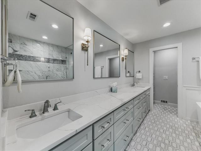Building Photo - 7049 Gateridge Dr