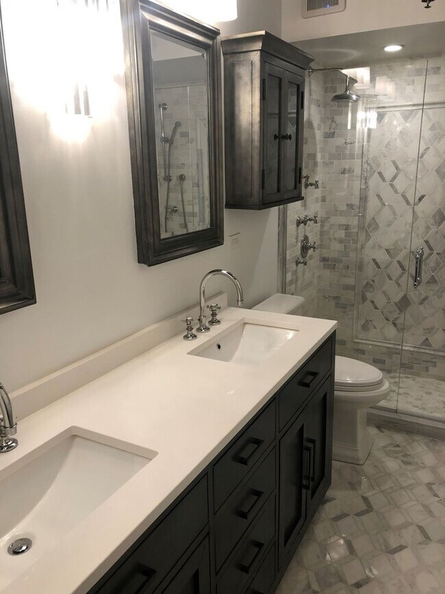 Building Photo - 411 W Ontario St