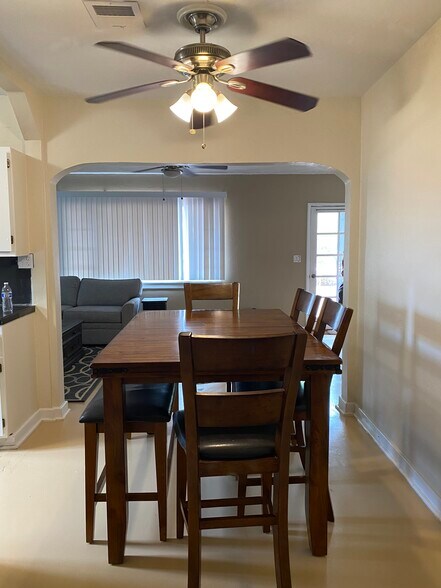 Dining Area - 1229 N 4th Ave